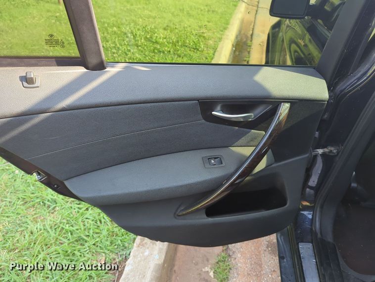 image for item MY9399 2007 BMW X3  SUV