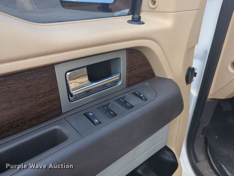 image for item MY9425 2014 Ford F150  SuperCrew pickup truck