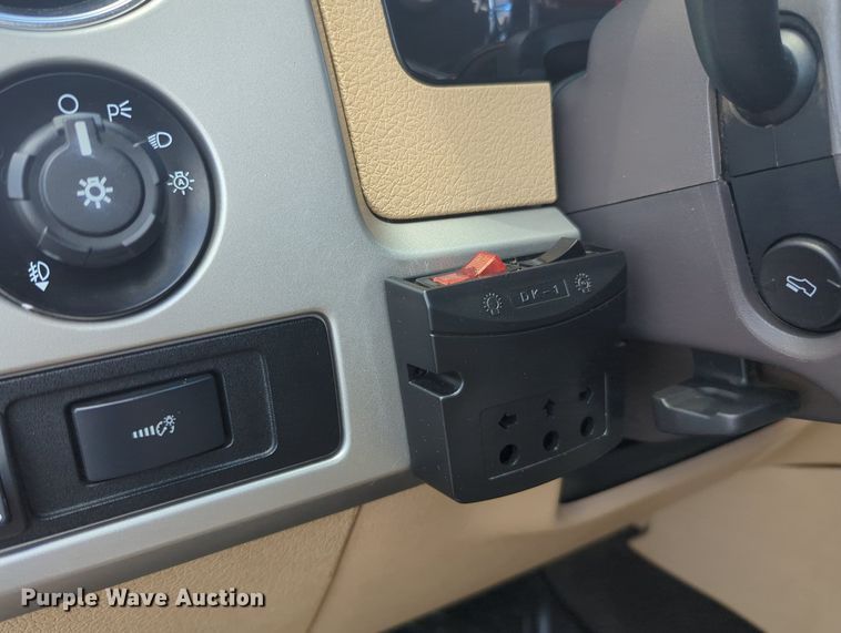 image for item MY9425 2014 Ford F150  SuperCrew pickup truck