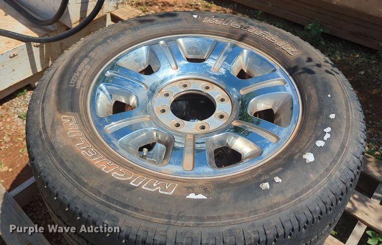 image for item MY9431 Tires and wheels