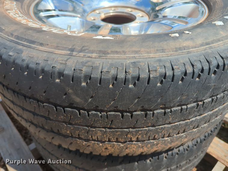 image for item MY9431 Tires and wheels