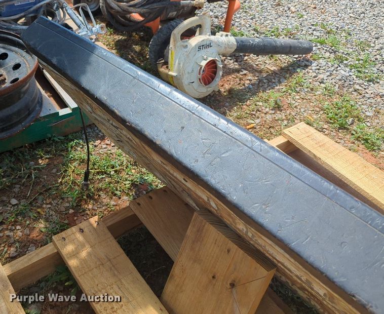 image for item MY9435 GMC Sierra  tailgate