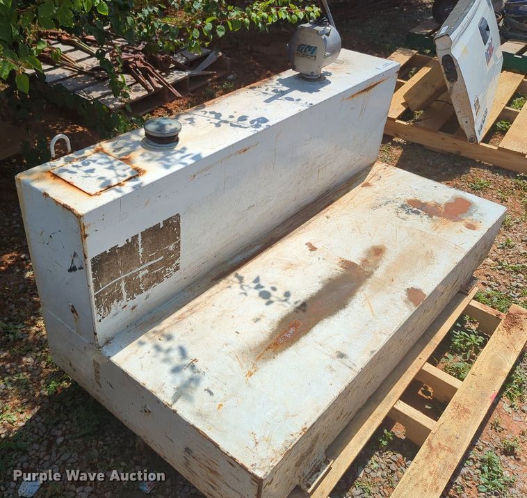 image for item MY9436 Fuel tank