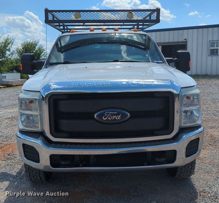 image for item MY9438 2015 Ford F250 Super Duty  Crew Cab utility bed pickup truck