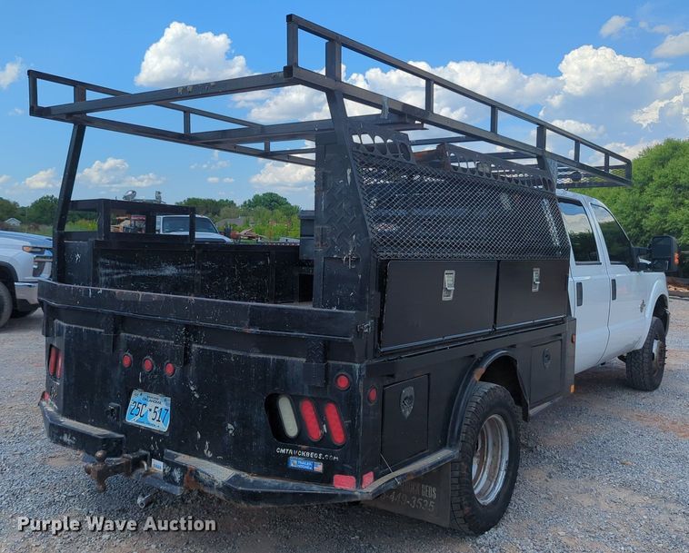 image for item MY9438 2015 Ford F250 Super Duty  Crew Cab utility bed pickup truck