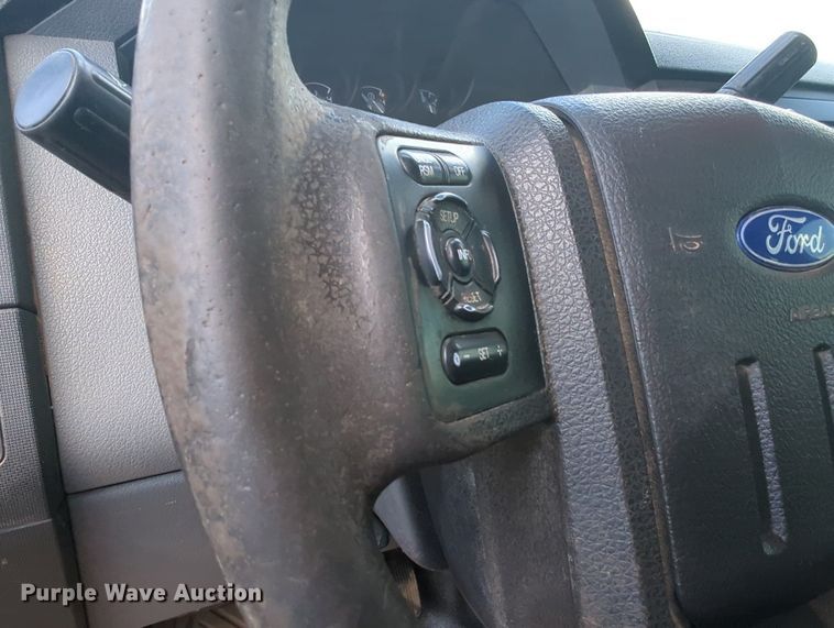 image for item MY9438 2015 Ford F250 Super Duty  Crew Cab utility bed pickup truck