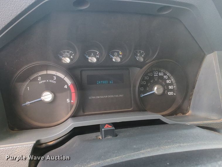 image for item MY9438 2015 Ford F250 Super Duty  Crew Cab utility bed pickup truck