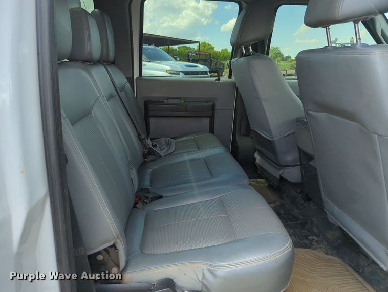 image for item MY9438 2015 Ford F250 Super Duty  Crew Cab utility bed pickup truck