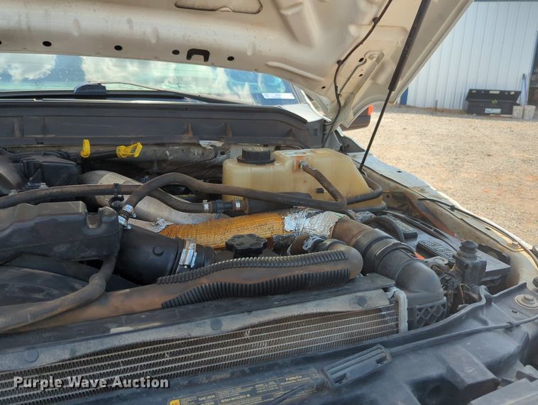 image for item MY9438 2015 Ford F250 Super Duty  Crew Cab utility bed pickup truck