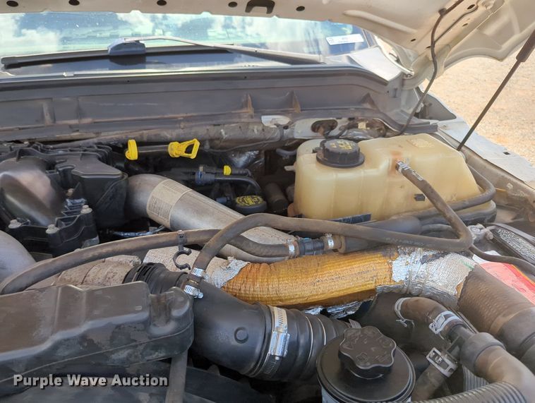 image for item MY9438 2015 Ford F250 Super Duty  Crew Cab utility bed pickup truck