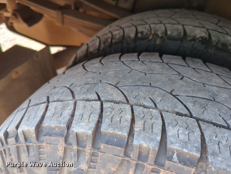 image for item MY9438 2015 Ford F250 Super Duty  Crew Cab utility bed pickup truck