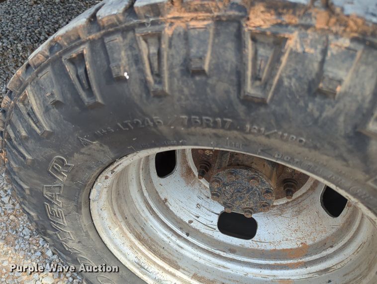 image for item MY9438 2015 Ford F250 Super Duty  Crew Cab utility bed pickup truck