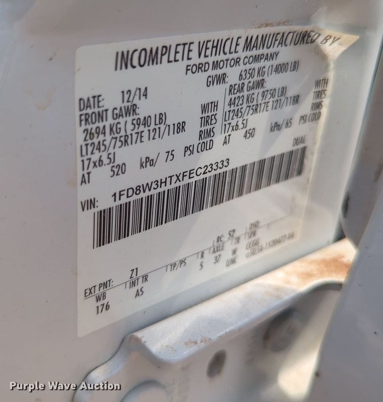 image for item MY9438 2015 Ford F250 Super Duty  Crew Cab utility bed pickup truck