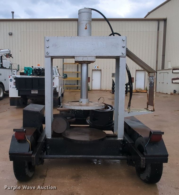 image for item MY9467 Shop built hydraulic press trailer