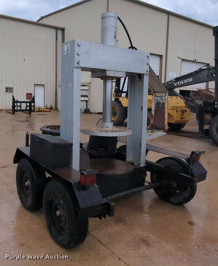 image for item MY9467 Shop built hydraulic press trailer
