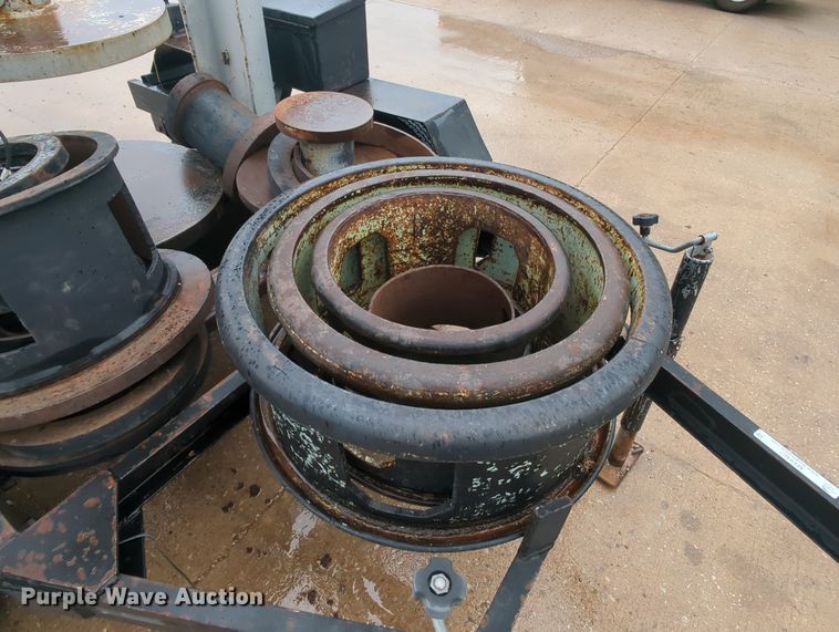 image for item MY9467 Shop built hydraulic press trailer