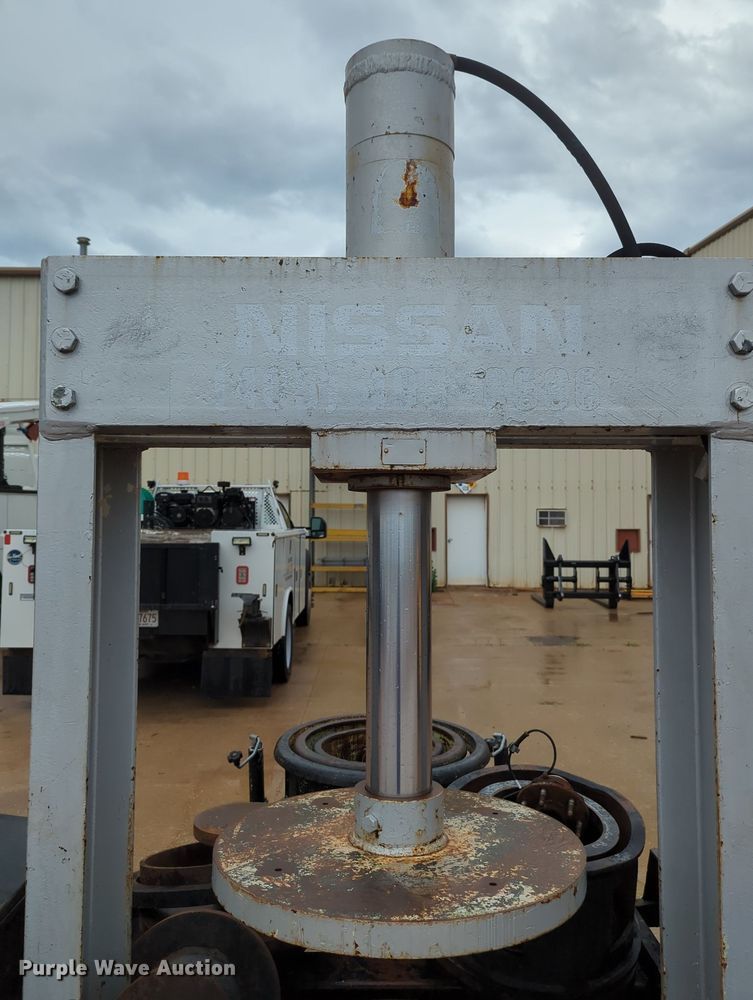 image for item MY9467 Shop built hydraulic press trailer