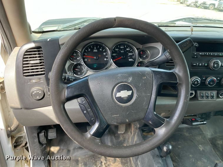 image for item NB9050 2008 Chevrolet 2500HD  Ext. Cab pickup truck