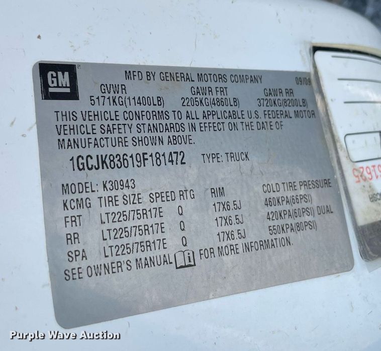 image for item NB9051 2009 Chevrolet Silverado 3500HD  Crew Cab flatbed pickup truck