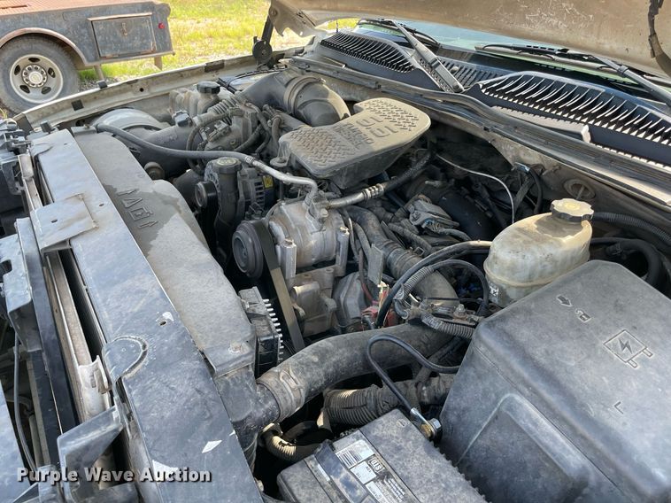 image for item NB9052 2007 Chevrolet Silverado 3500HD  flatbed pickup truck