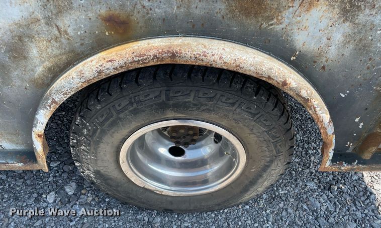 image for item NB9052 2007 Chevrolet Silverado 3500HD  flatbed pickup truck