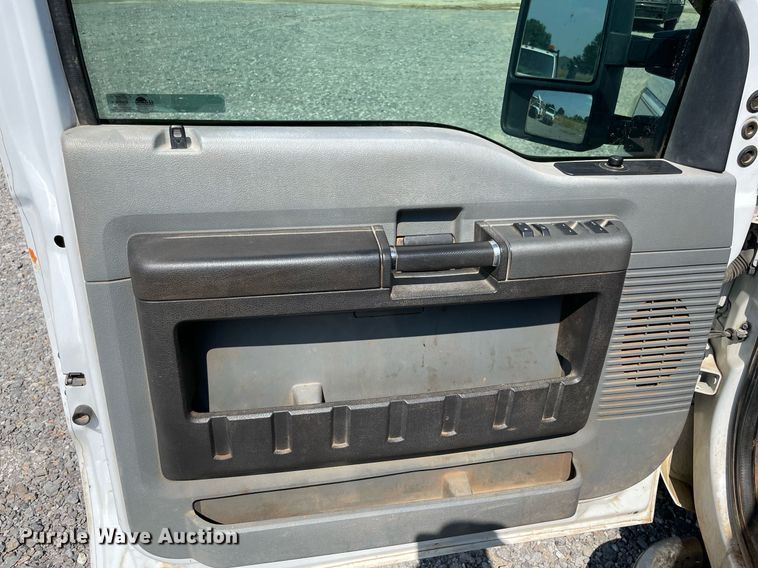 image for item NB9053 2012 Ford F250 Super Duty  Crew Cab pickup truck