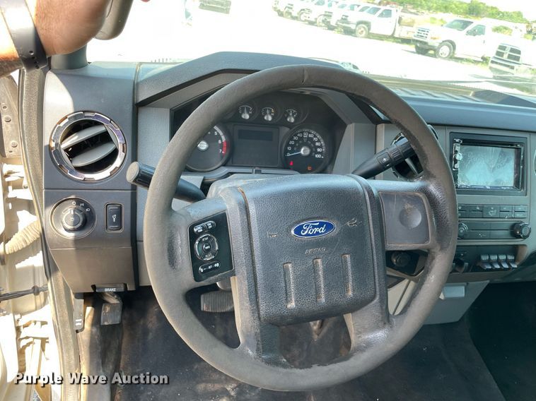 image for item NB9053 2012 Ford F250 Super Duty  Crew Cab pickup truck