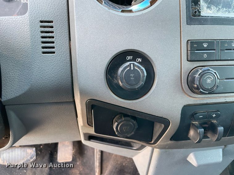 image for item NB9053 2012 Ford F250 Super Duty  Crew Cab pickup truck