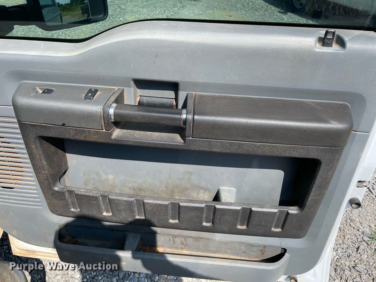 image for item NB9053 2012 Ford F250 Super Duty  Crew Cab pickup truck