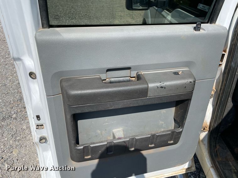 image for item NB9053 2012 Ford F250 Super Duty  Crew Cab pickup truck