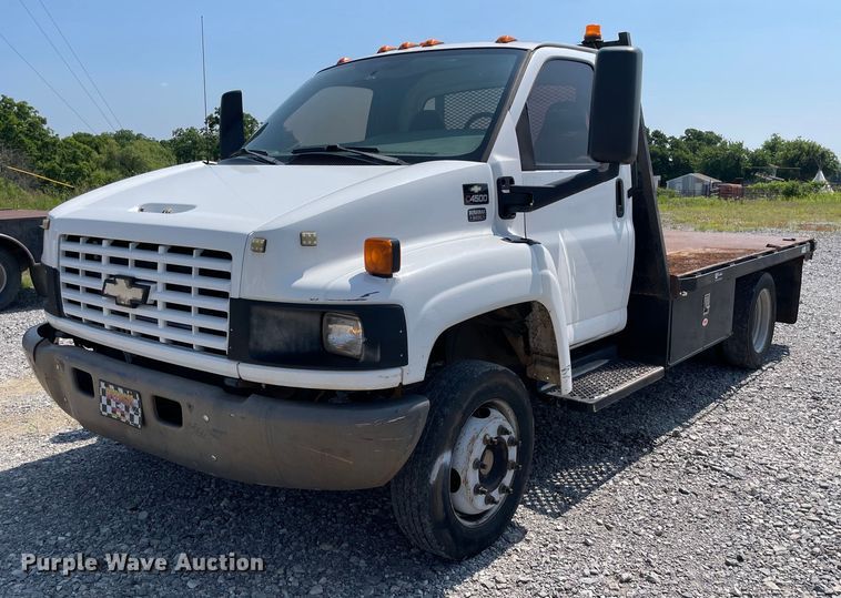 image for item NB9054 2003 Chevrolet C4500  flatbed truck