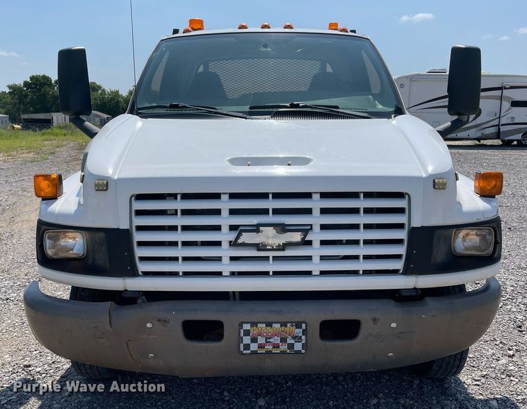 image for item NB9054 2003 Chevrolet C4500  flatbed truck