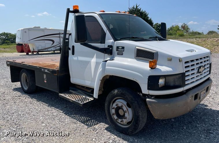 image for item NB9054 2003 Chevrolet C4500  flatbed truck