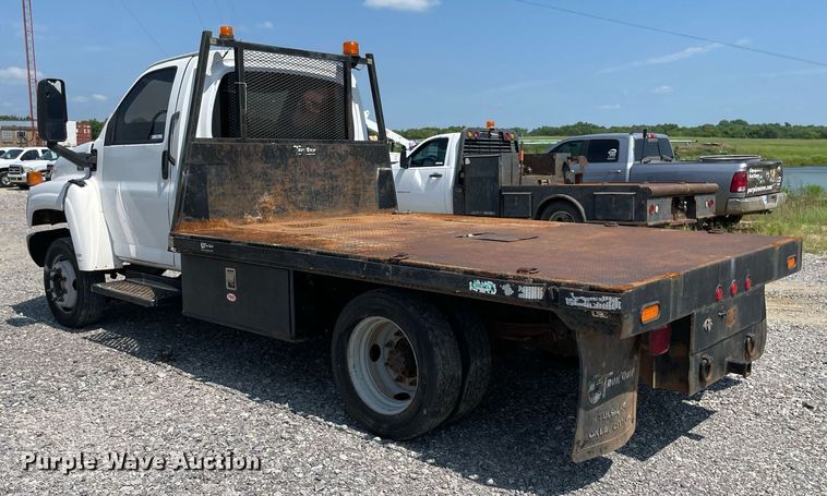 image for item NB9054 2003 Chevrolet C4500  flatbed truck