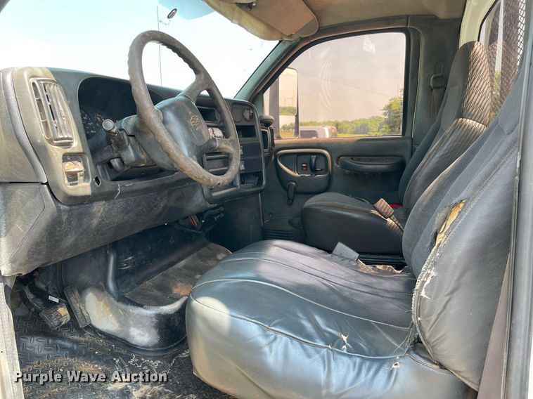 image for item NB9054 2003 Chevrolet C4500  flatbed truck