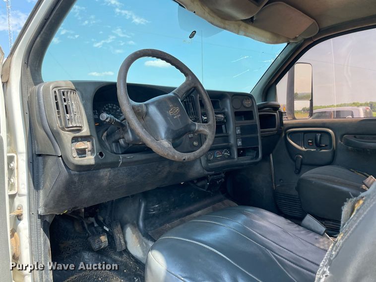 image for item NB9054 2003 Chevrolet C4500  flatbed truck