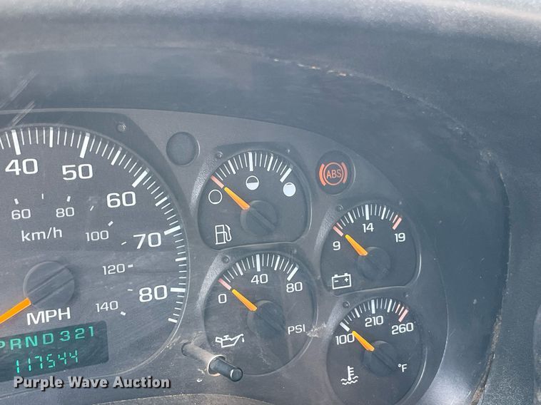 image for item NB9054 2003 Chevrolet C4500  flatbed truck