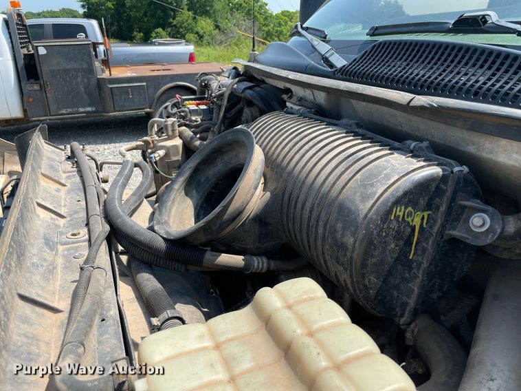 image for item NB9054 2003 Chevrolet C4500  flatbed truck