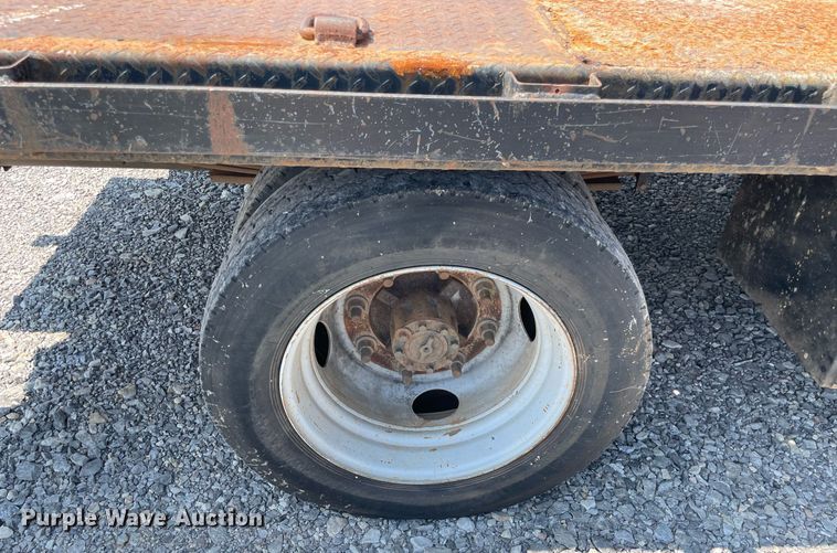 image for item NB9054 2003 Chevrolet C4500  flatbed truck