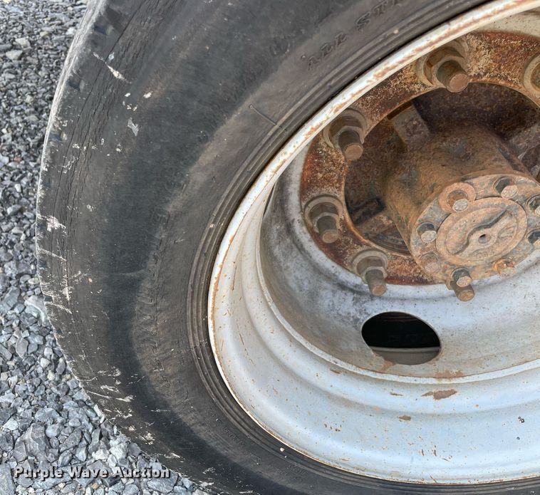 image for item NB9054 2003 Chevrolet C4500  flatbed truck