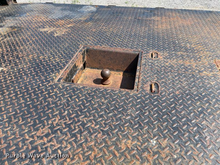 image for item NB9055 2011 Dodge Ram 3500  Crew Cab flatbed pickup truck