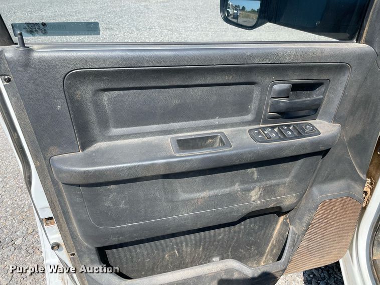 image for item NB9055 2011 Dodge Ram 3500  Crew Cab flatbed pickup truck