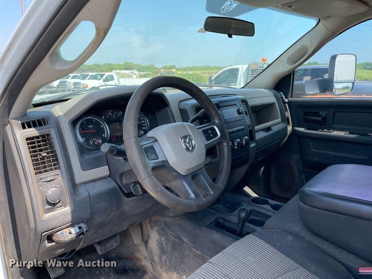 image for item NB9055 2011 Dodge Ram 3500  Crew Cab flatbed pickup truck