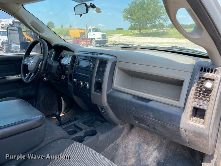 image for item NB9055 2011 Dodge Ram 3500  Crew Cab flatbed pickup truck