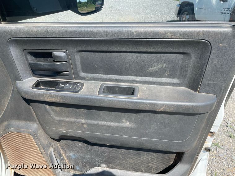 image for item NB9055 2011 Dodge Ram 3500  Crew Cab flatbed pickup truck