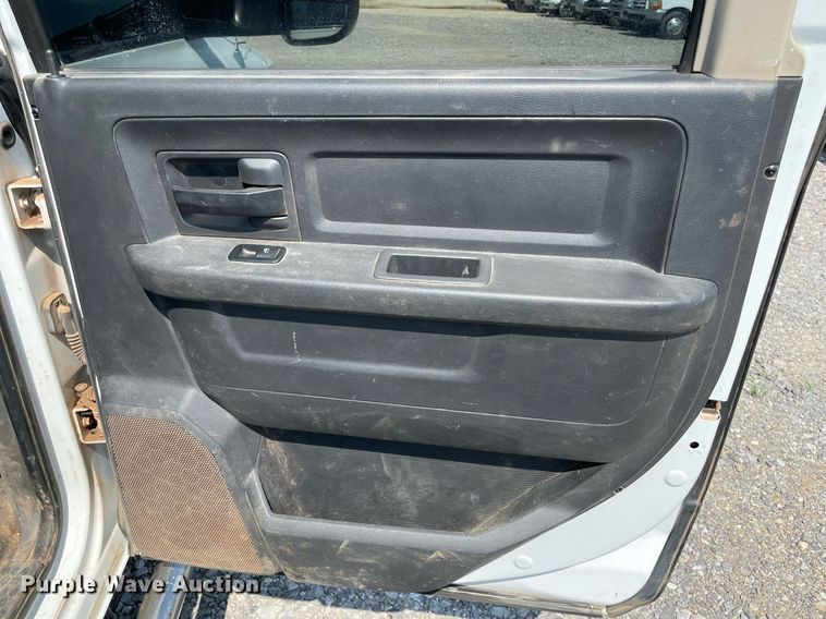 image for item NB9055 2011 Dodge Ram 3500  Crew Cab flatbed pickup truck