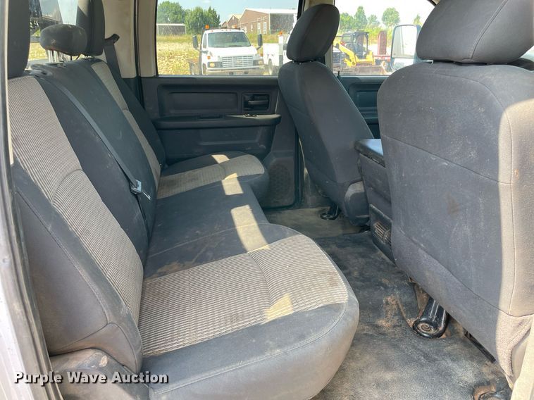 image for item NB9055 2011 Dodge Ram 3500  Crew Cab flatbed pickup truck