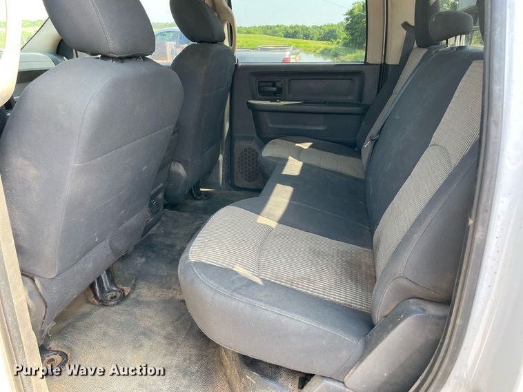 image for item NB9055 2011 Dodge Ram 3500  Crew Cab flatbed pickup truck