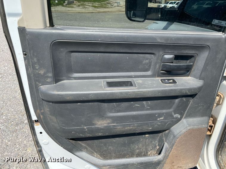 image for item NB9055 2011 Dodge Ram 3500  Crew Cab flatbed pickup truck