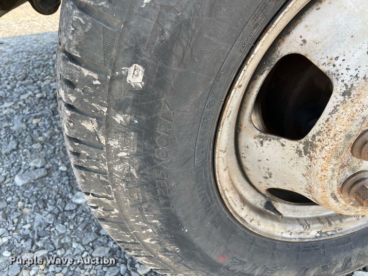 image for item NB9055 2011 Dodge Ram 3500  Crew Cab flatbed pickup truck